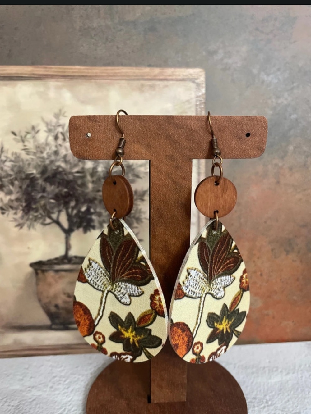 Brand new Floral Teardrop Dangle Earrings - Cream and Brown